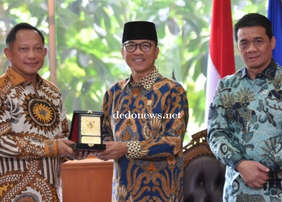 Dukcapil Hadir di Peringatan Hari Desa 2025, Rekam KTP-el dan Aktivasi IKD Kini Lebih Mudah