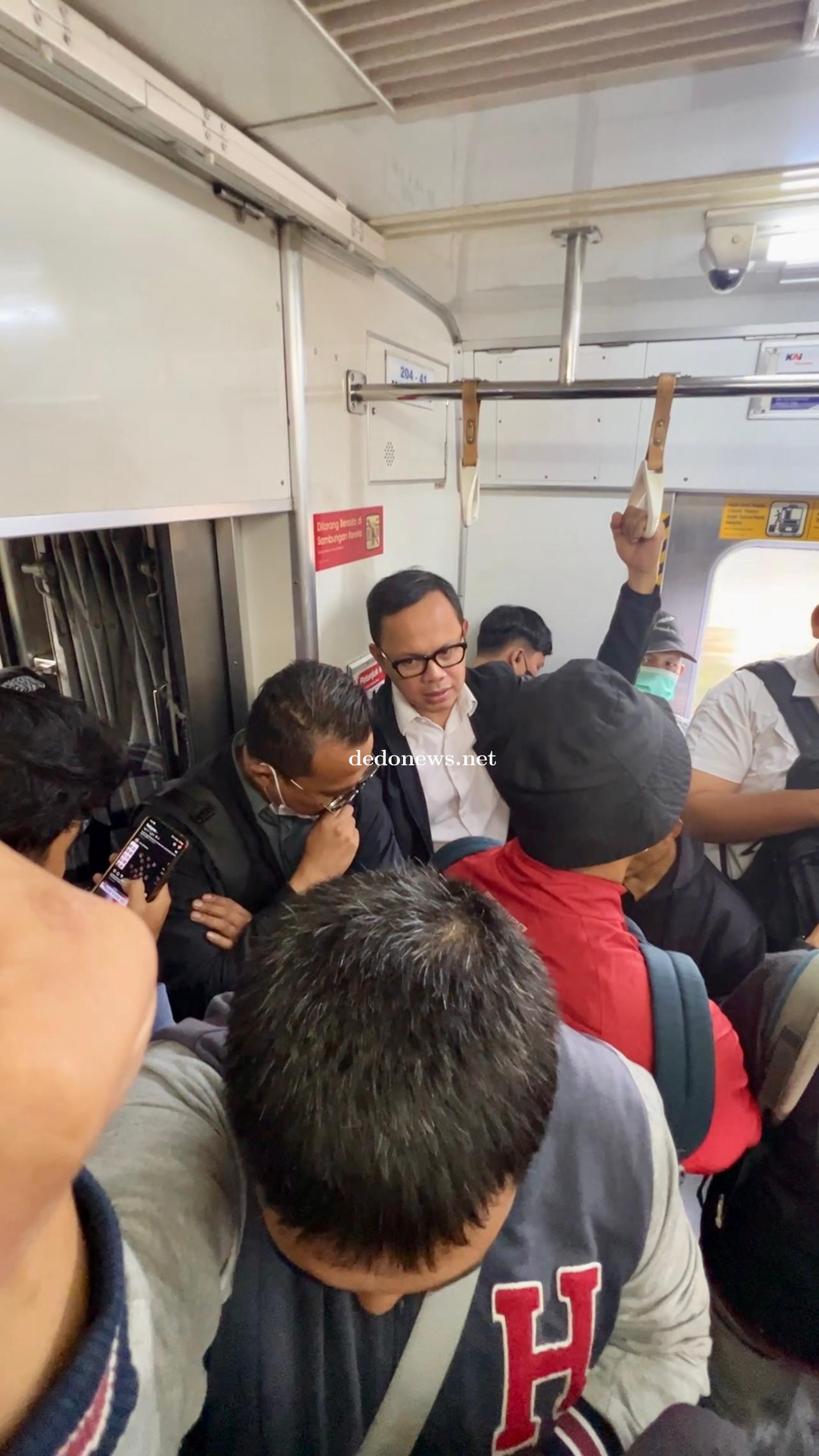 Wamendagri Bima Arya: Pejabat Naik Transportasi Umum? Tidak Masalah Jika Efisien